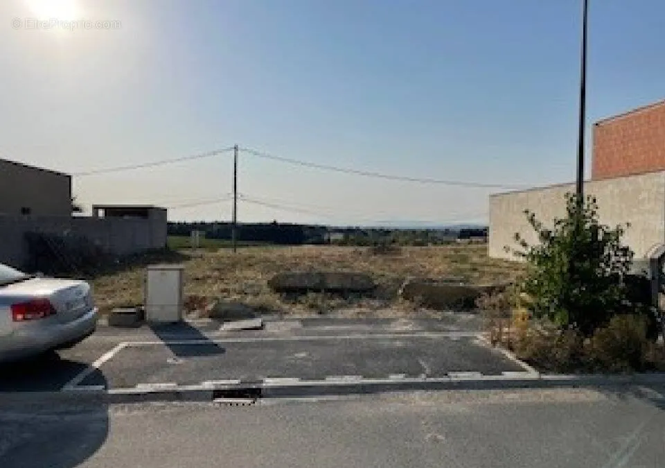 Aed - Buildable Plot with Panoramic View in Pennautier