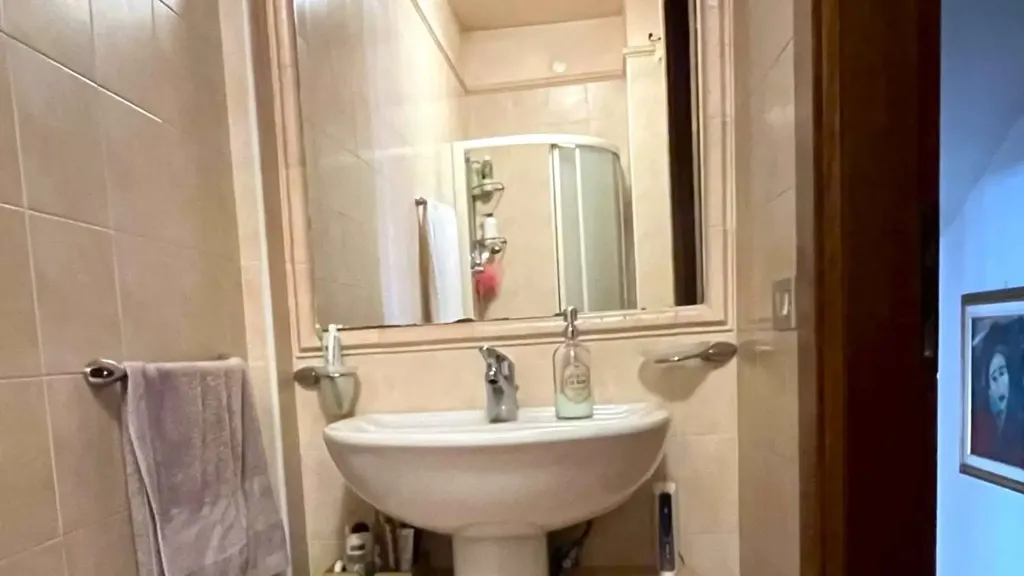 Vannitoad - Spacious Rented Apartment with Garden in Adria