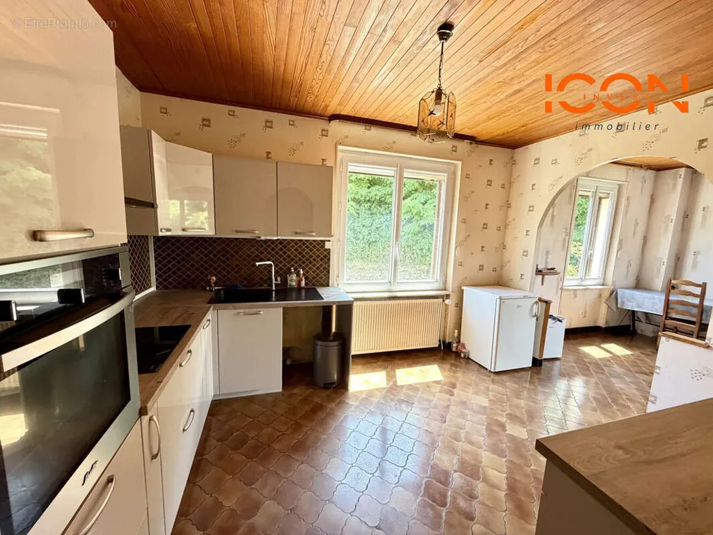 Cuisine - Maison avec Jardin et Garage à Danjoutin