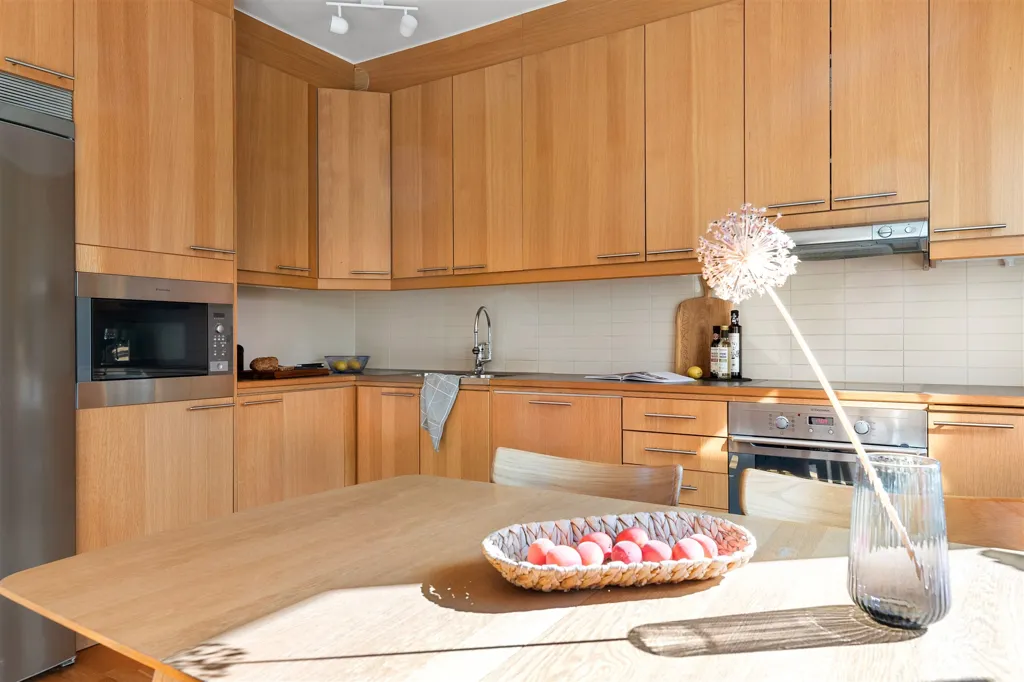 Cuisine - Apartment with West-Facing Balcony in Central Sundbyberg