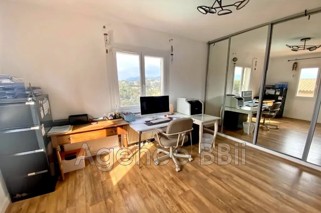 Bureau - Maison d'Hôtes avec Piscine et Vue Montagne à Nice
