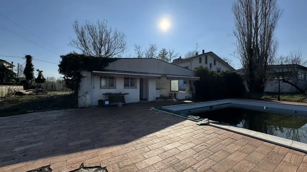 pool_area