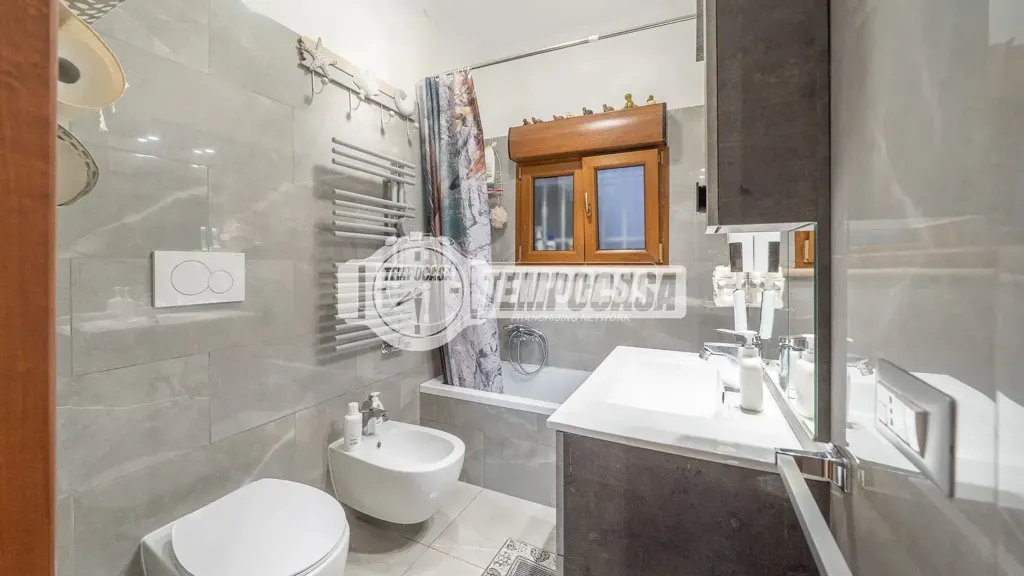 Bathrooms - Rustic Trilocale with Garden in Cerveteri