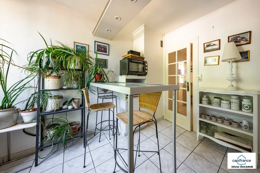 Cucina - Traversing 4-Piece Apartment in Dijon