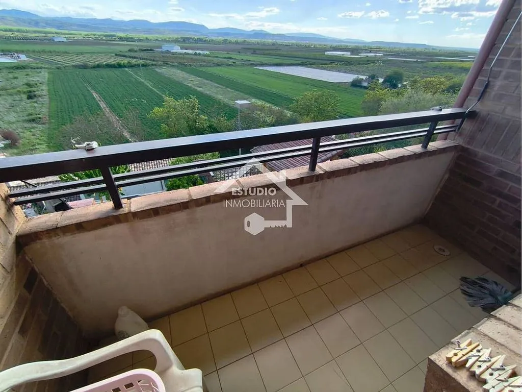 Balcon - House with Terrace and Garage in Mendavia