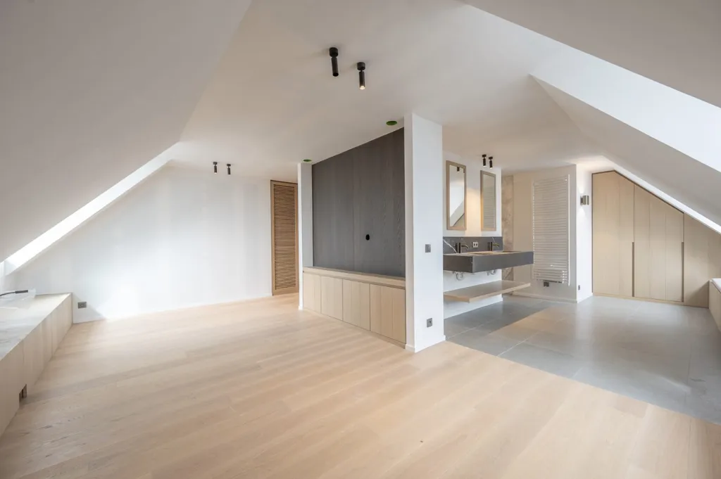 Toad - Corner Duplex with Sea Views in Luxurious Setting