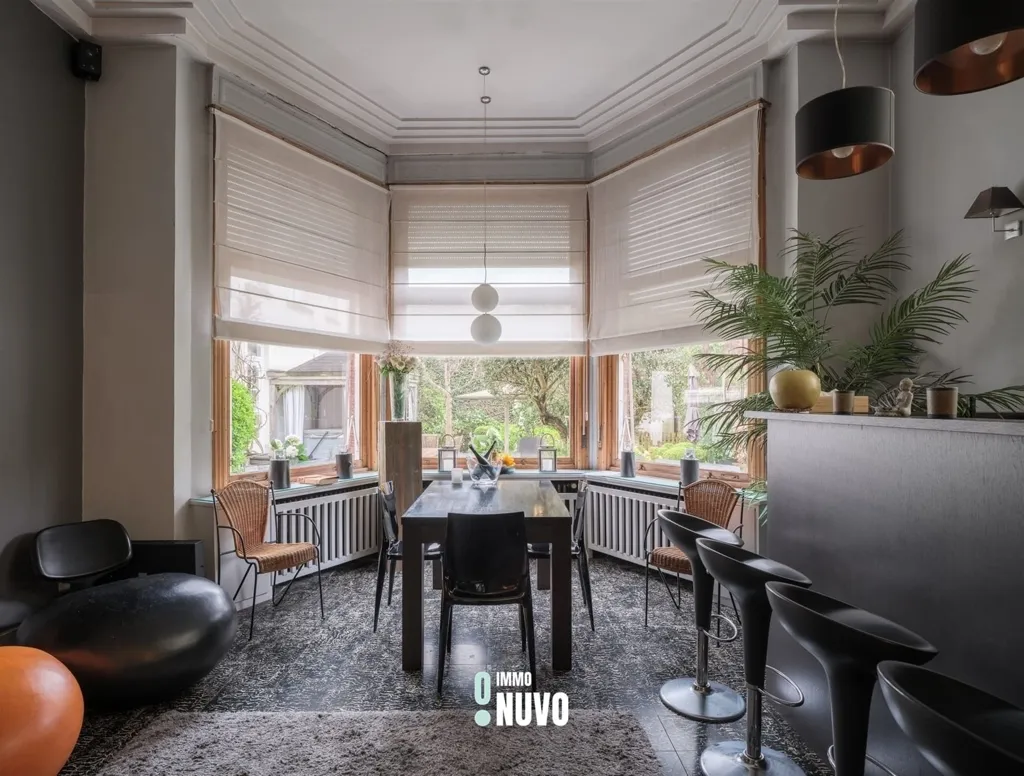 Söögituba - Master House with Commercial Space in Aalst