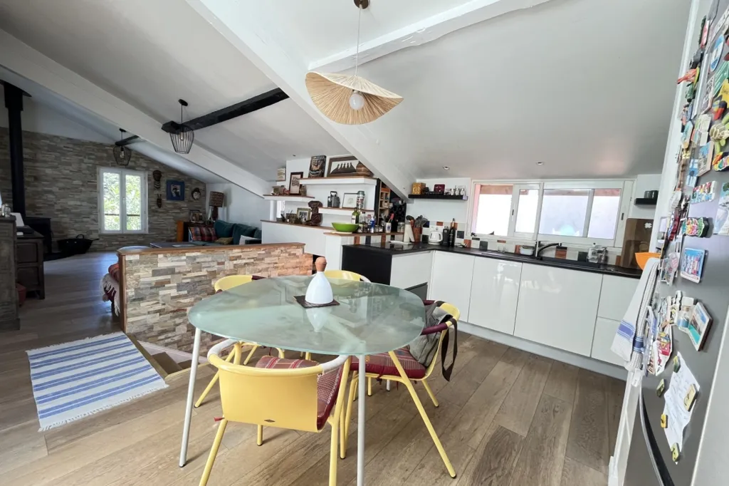Salle à manger - Appartement Charmant avec Balcon au Port de Plaisance, Anglet