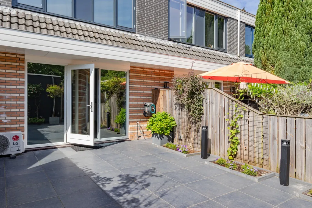 Terrace - Modernised House with Garden in Hoorn