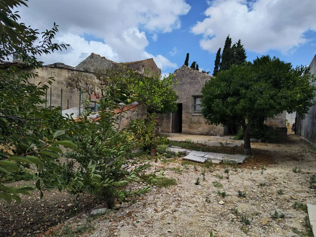 Aed - Buildable Land with Existing Structure in Trapani