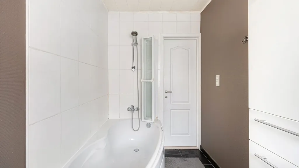 Vannitoad - Spacious House with Sunny Garden in Heist Centre