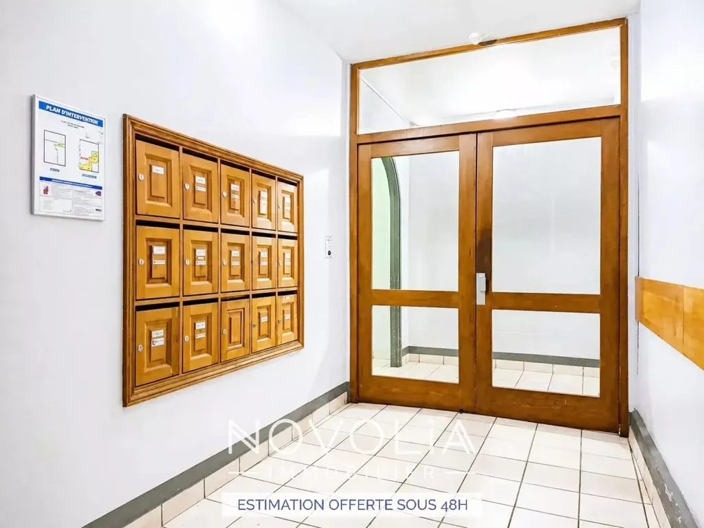 Entrée - Appartement T2 Lumineux au 6ème Étage à Lyon