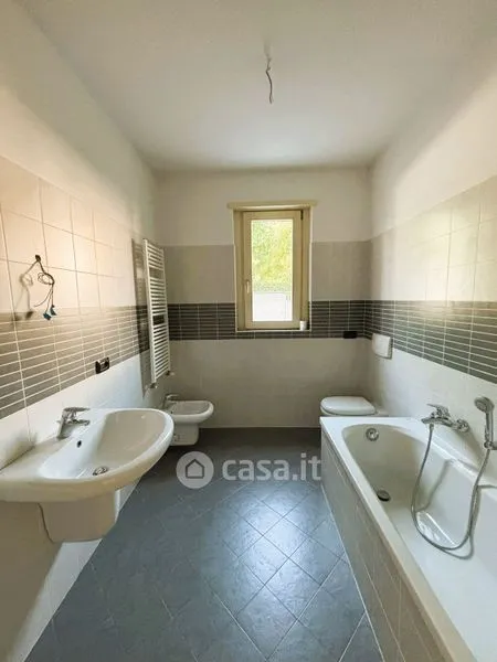 Bagni - Triplex with Garden in Morbegno Centre