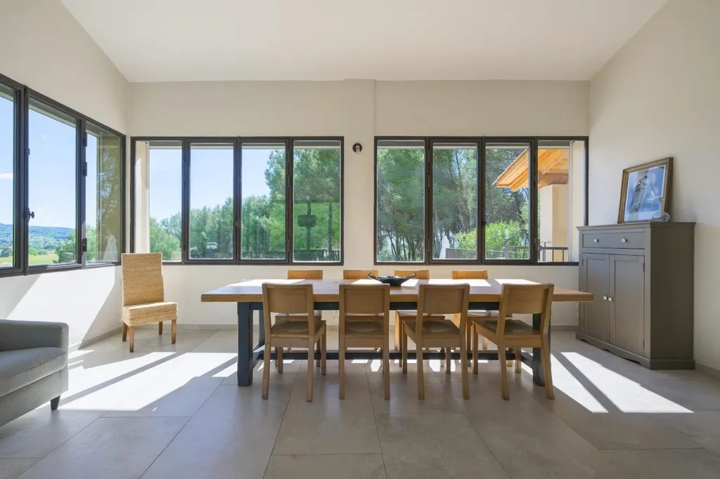 Salle à manger - Domaine Viticole Bio avec Piscine au Cœur de l'AOP Ventoux