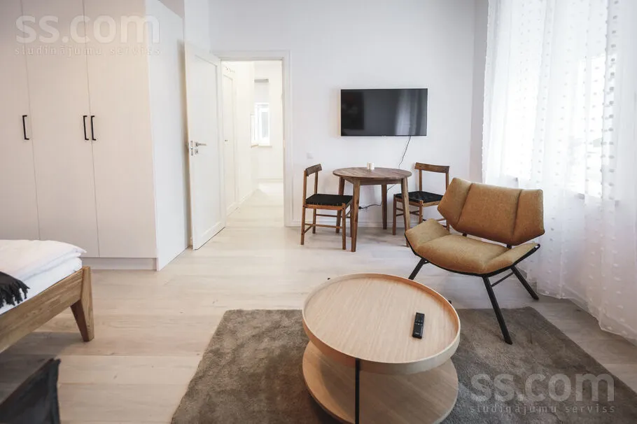 Elutuba - Renovated Apartment with Balcony in Riga Centre