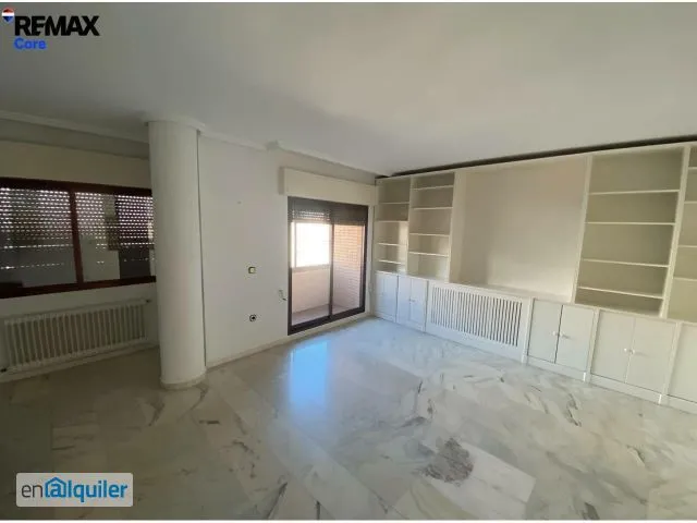 Elutuba - Spacious Flat with Balcony in Cáceres Old Town