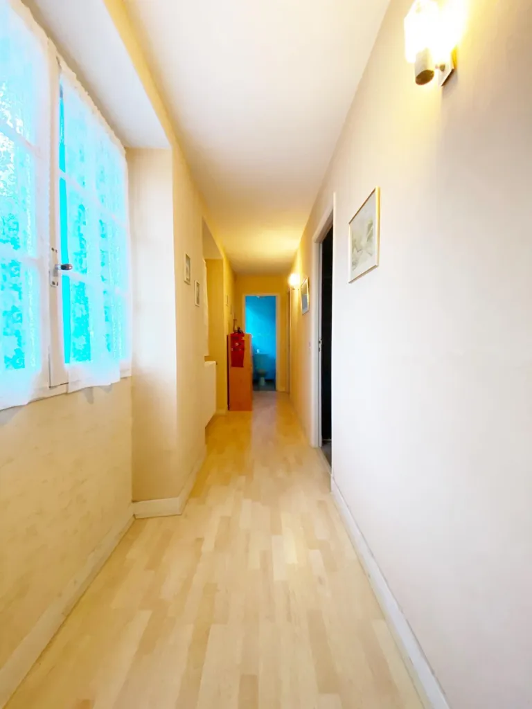 hallway_entrance