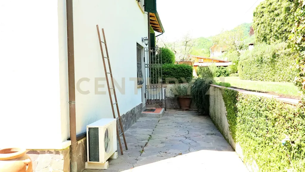 Jardin - Villa with Garden and Terrace in Pescaglia