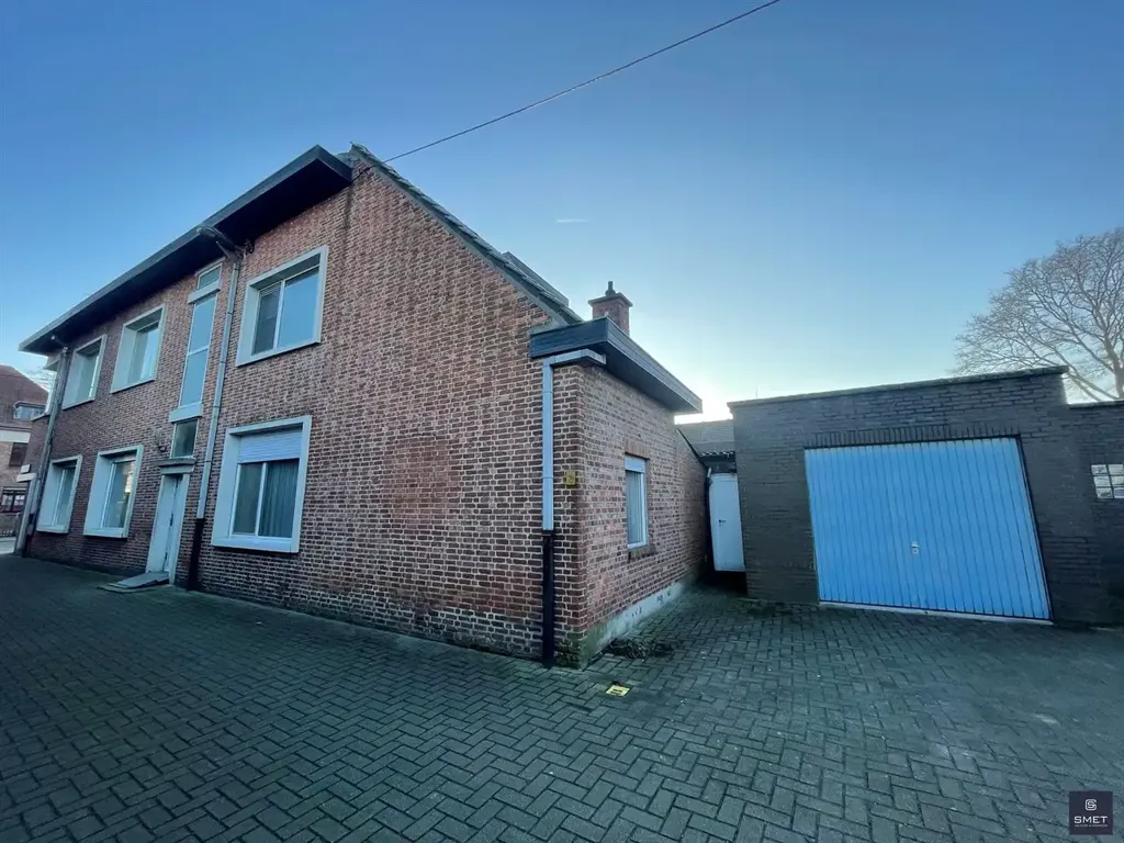 Esterno - Commercial Space with Potential in Top Location