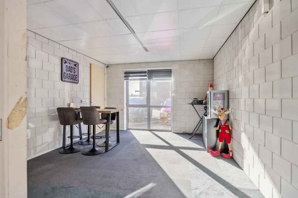 Kabinet - Detached House with Business Hall in Breda
