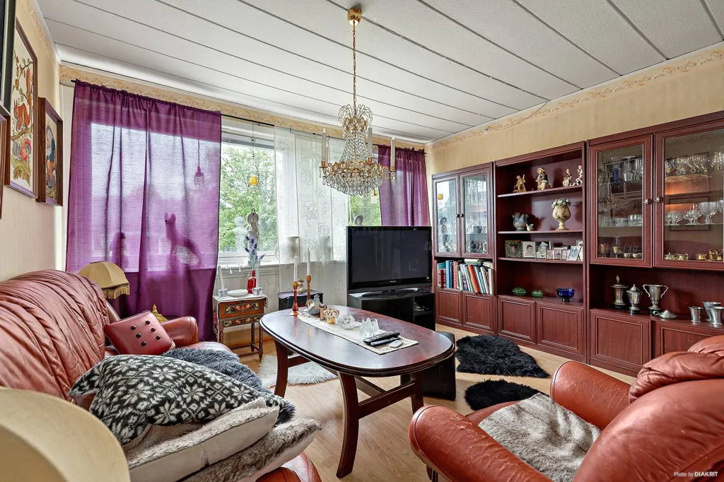 Elutuba - 1-Storey Villa with Garden near River