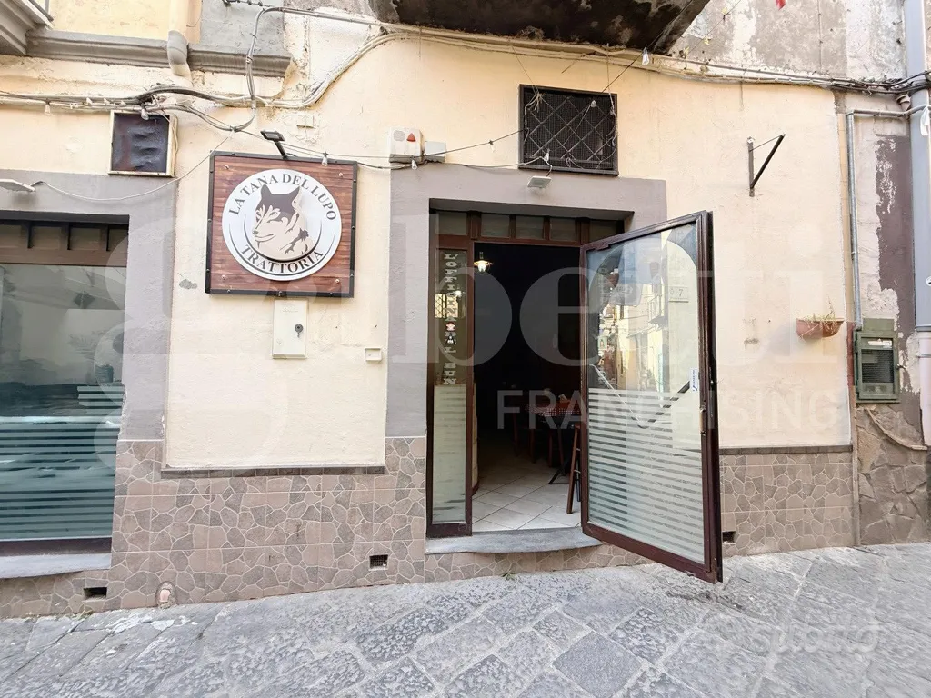 Extérieur - Commercial Unit with High Footfall in Angri Centre