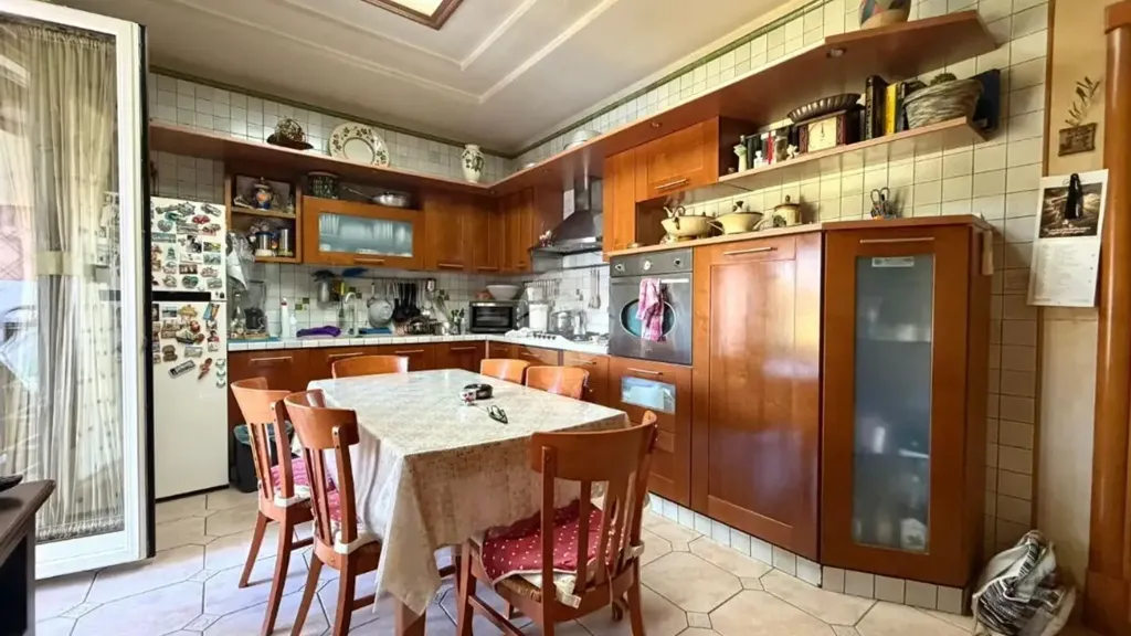 Salle à manger - Apartment with Balconies in Central Naples