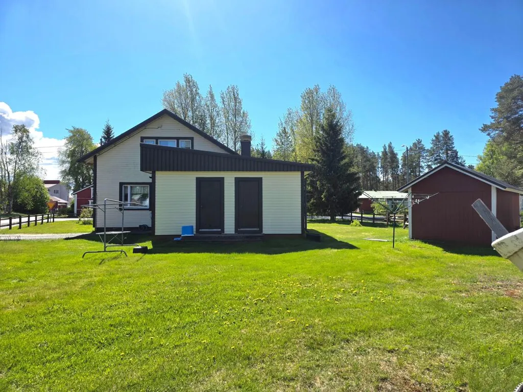 Giardino - Two-Storey House with Sauna in Kalajoki