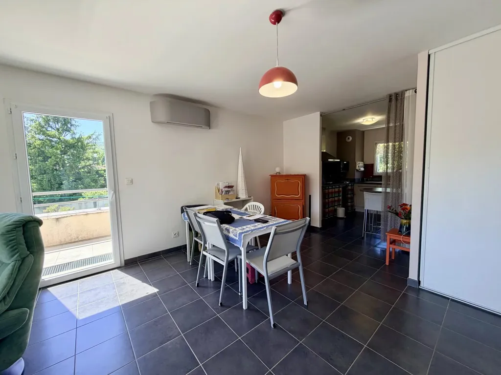 Sala da pranzo - 3-Bed Apartment with Terrace in Saint-Péray