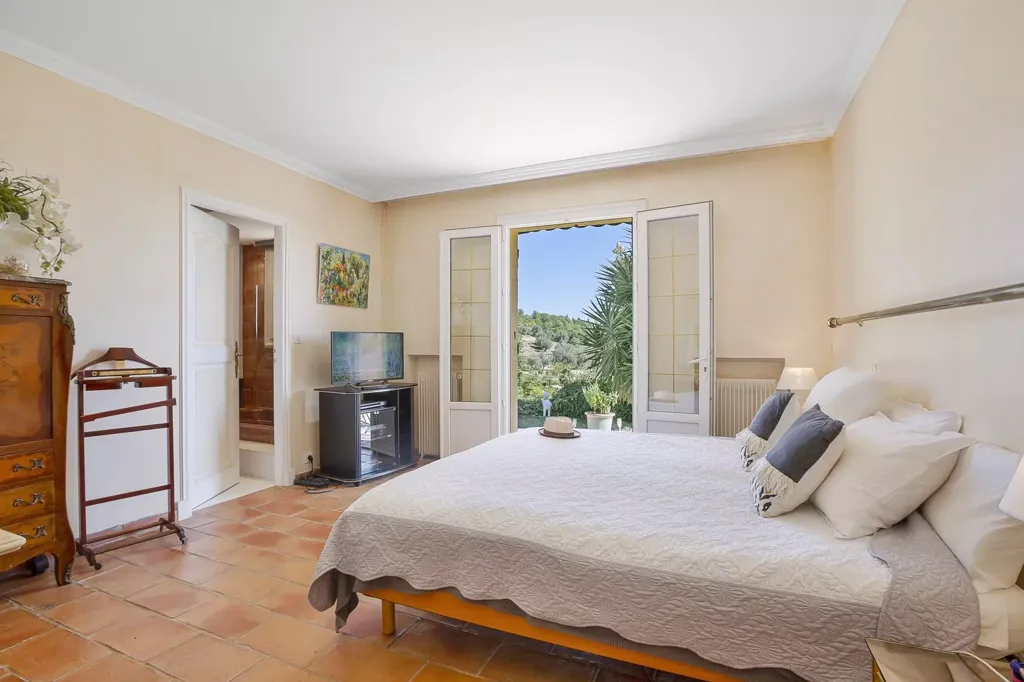 Chambres - Villa de Charme avec Vue Mer au Rouret