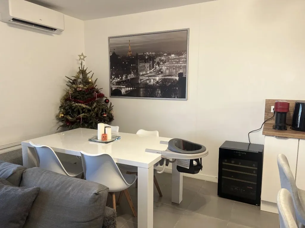 Salle à manger - Appartement 3 Pièces avec Loggia à Ovalie