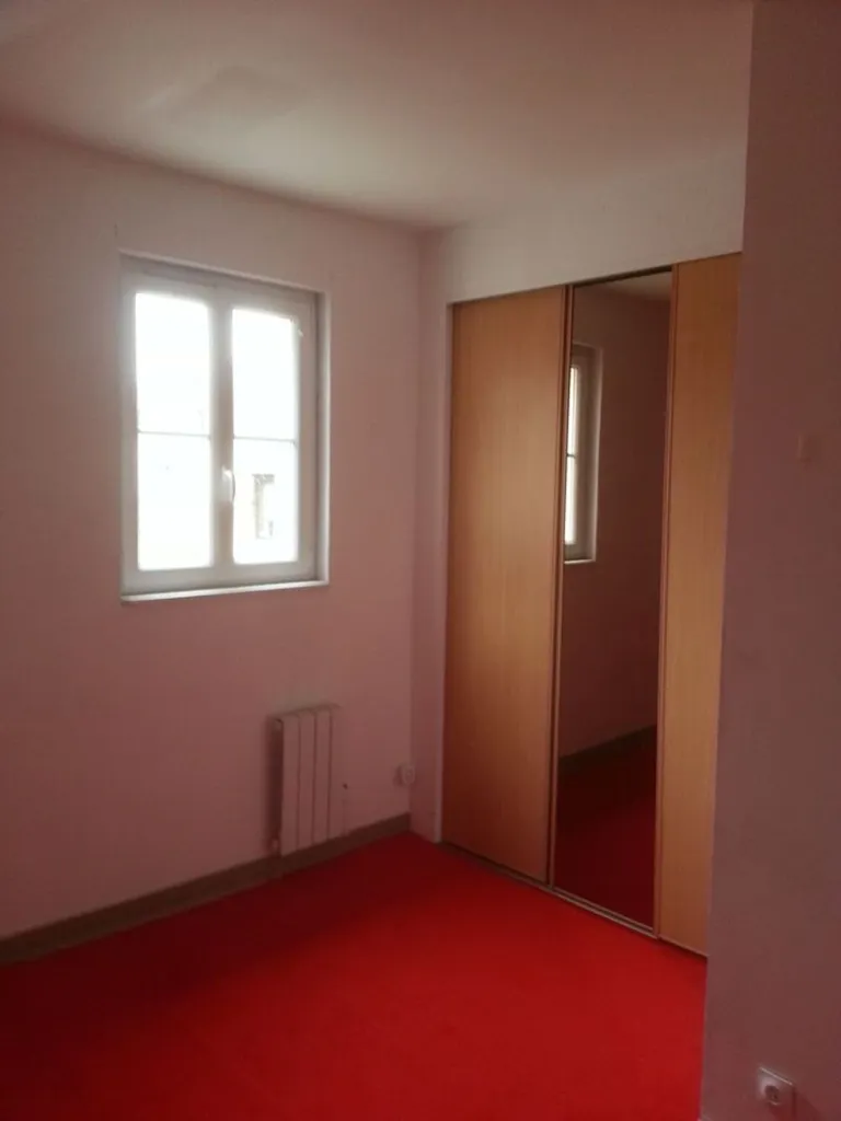 Chambres - Duplex 2 Pièces avec Parking à Chantilly