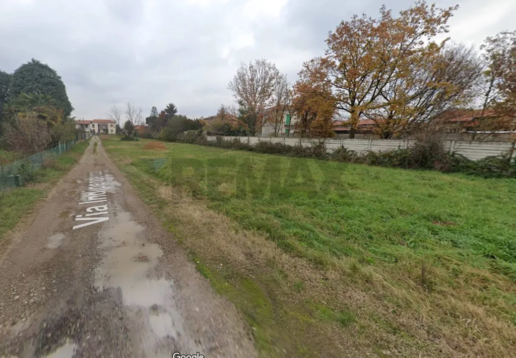 Esterno - Buildable Plot with Railway Access in Vanzaghello