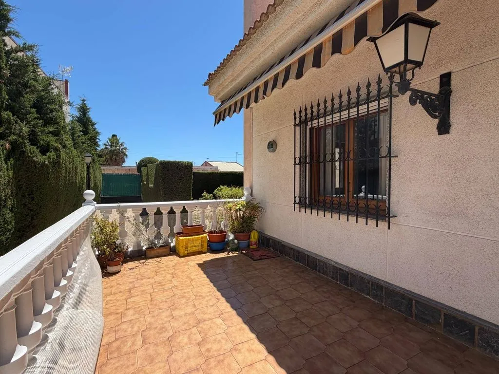 Terrass - Chalet with Pool and Terrace in La Puebla