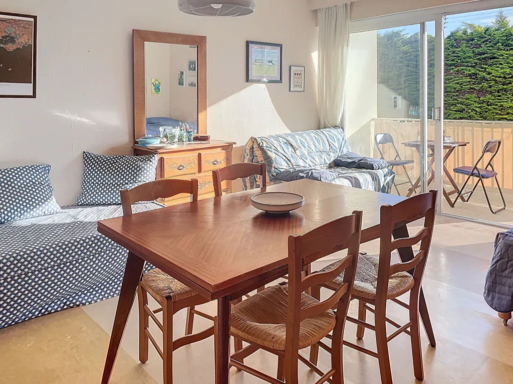 Söögituba - Bright 1-Bedroom Apartment with Balcony in Quiberon