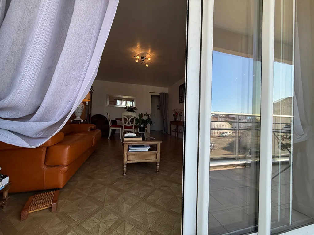Séjour - Appartement T3 avec Balcon au Cœur de Croix de Vie