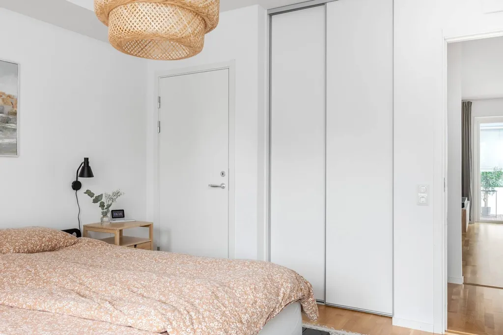 Bedrooms - Stylish Apartment with Balcony in Södra Ekkällan