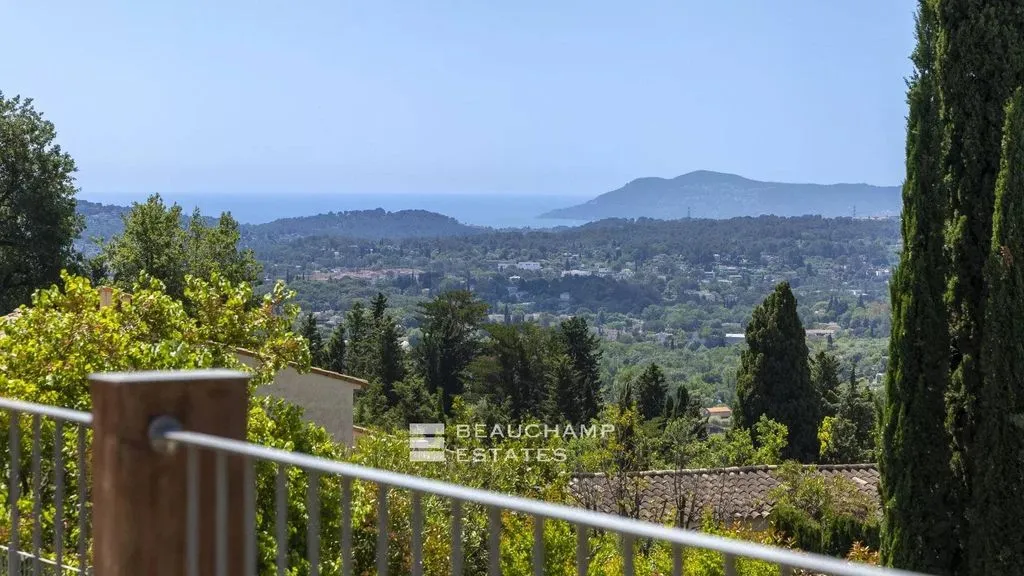 Balcon - Villa Luxueuse avec Piscine à Grasse