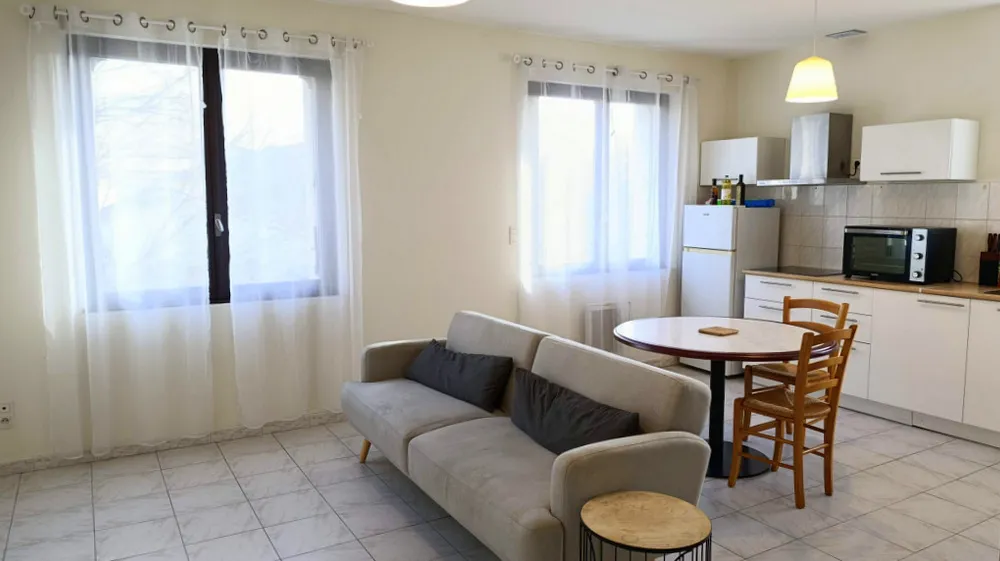 Kitchen - 2-Bed Apartment with South Orientation in Saint-Jory