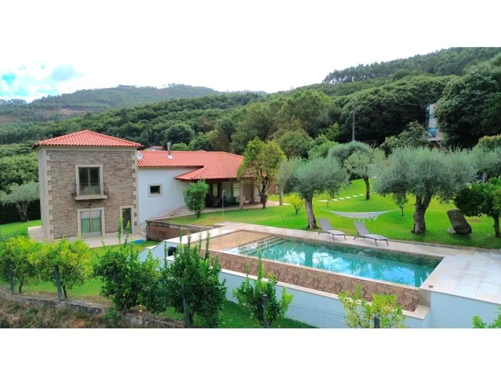 Bassein - Rustic-Modern Villa with Pool in Ponte de Lima