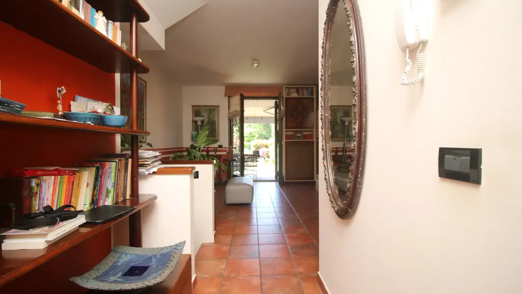 Ingresso - Semi-detached Villa with Private Garden in San Fermo