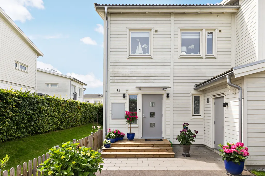 Välivaade - Two-Storey Bungalow with Garden in Burlöv