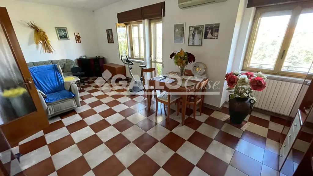 Séjour - Apartment with Balconies near Cosenza