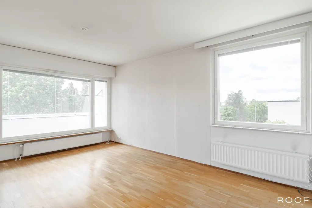 Toad - Bright Apartment with Balcony in Salo