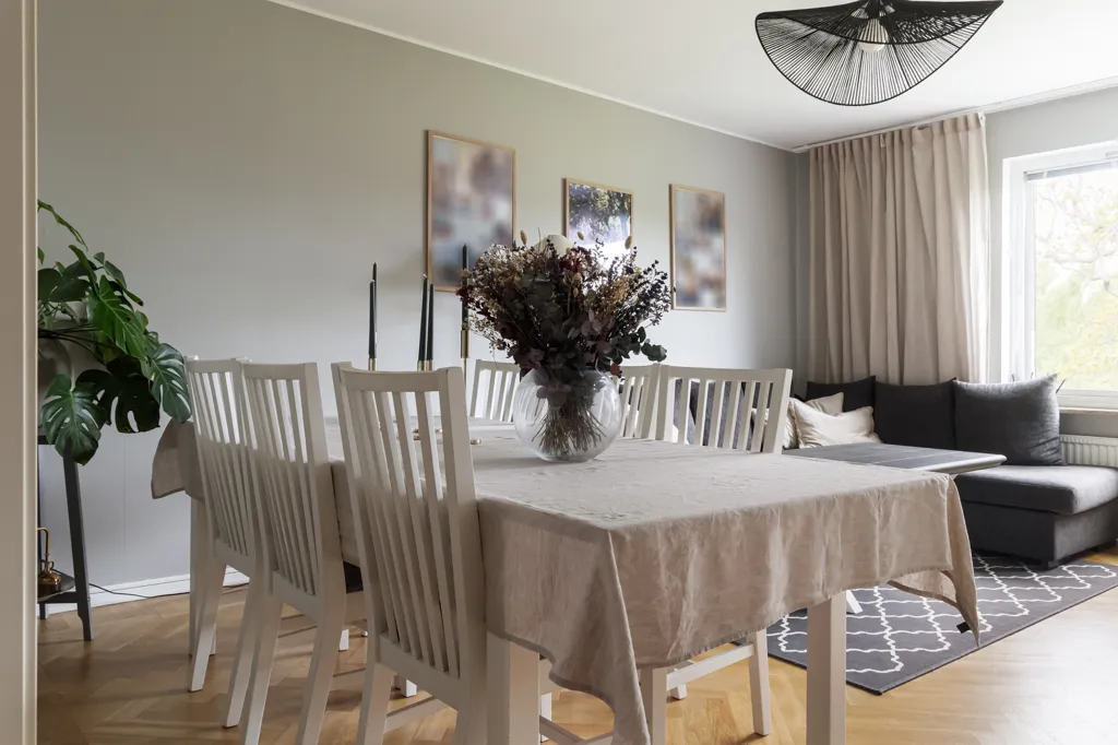 Dining Room - Bright Apartment with Balcony in Enerbacken, Mölndal