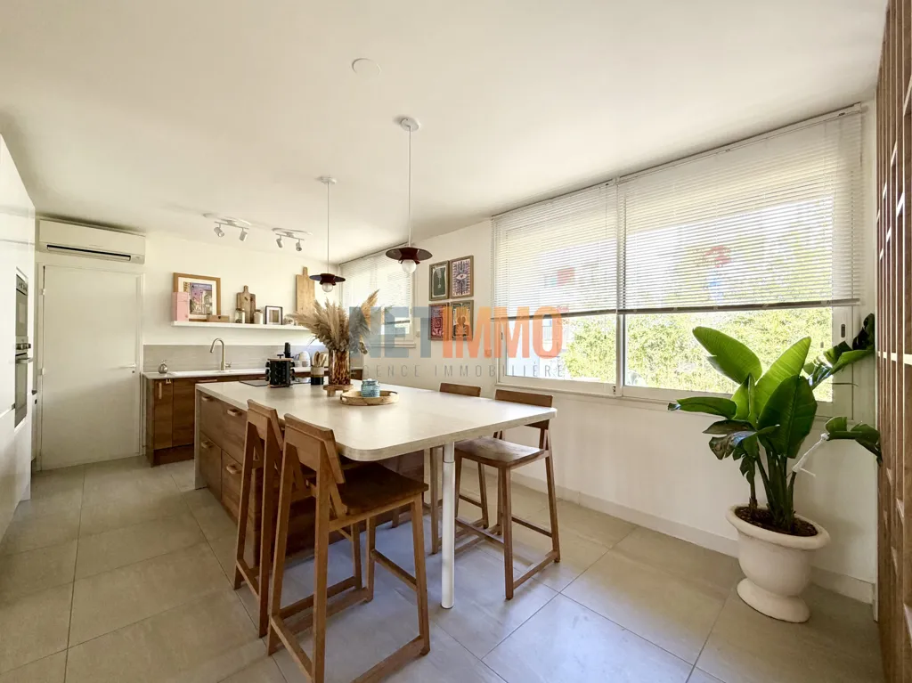 Köök - Renovated Villa with Pool in Vauvert