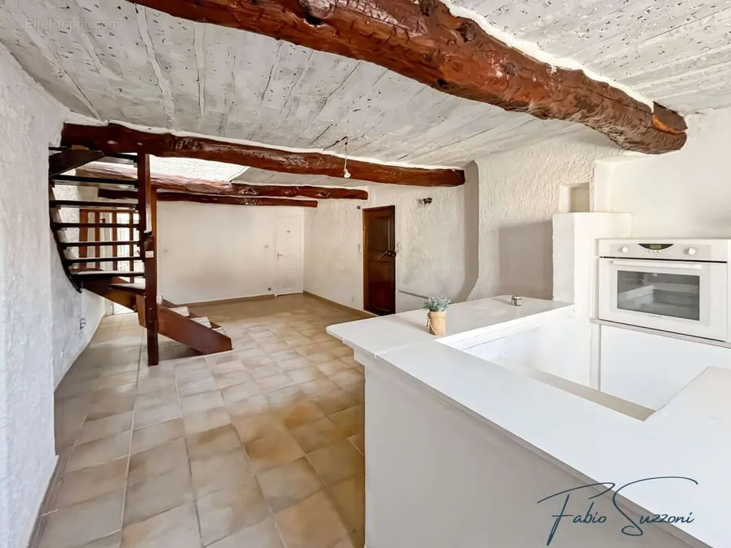 Cuisine - Appartement Duplex avec Terrasse en Centre-Village à Gareoult