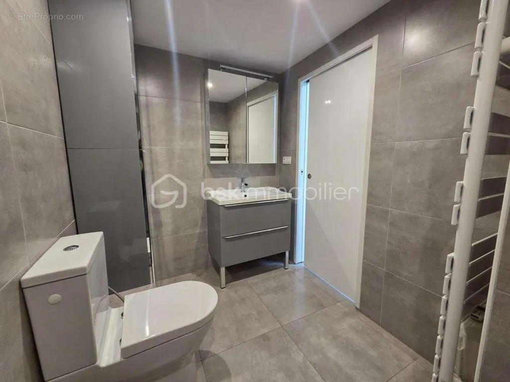 Salles de bain - Appartement 7 pièces à Salies-De-Bearn