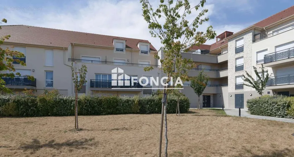 Aed - 3-Piece Garden Flat in Dammarie-les-Lys