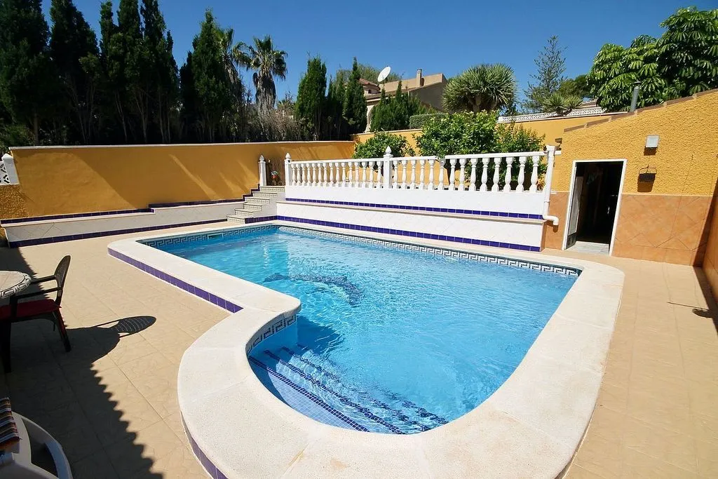 Piscine - Chalet with Pool in Los Balcones, Torrevieja